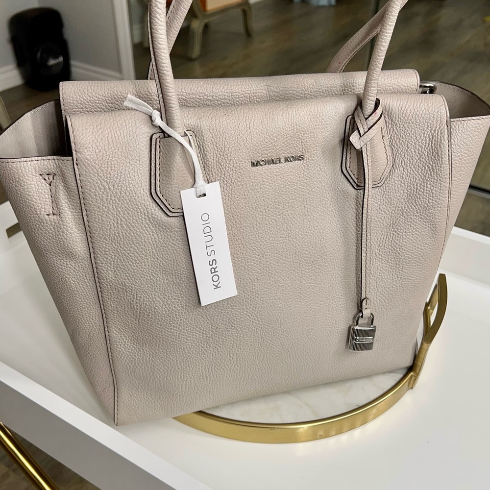 Michael Kors Pebbled textile Leather hand bag - Picture 6 of 14